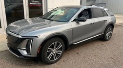 2024 Cadillac LYRIQ Luxury 2