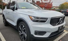 2022 Volvo XC40 T5 R-Design