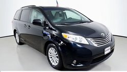 2016 Toyota Sienna XLE 7-Passenger Auto Access Seat