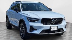 2025 Volvo XC40 B5 Plus Dark Theme