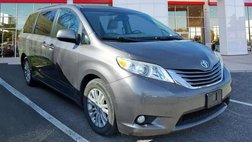 2017 Toyota Sienna XLE 7-Passenger Auto Access Seat