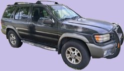2001 Nissan Pathfinder LE