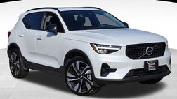 2024 Volvo XC40 B5 Plus Dark Theme