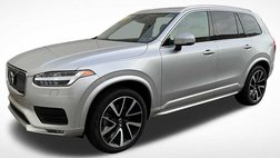 2022 Volvo XC90 T6 Momentum 7-Passenger