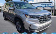 2023 Honda Pilot EX-L w/Rear Captain's Chairs
