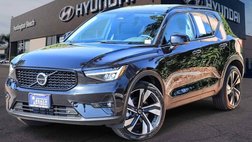 2025 Volvo XC40 B5 Plus Dark Theme