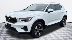 2025 Volvo XC40 B5 Plus Bright Theme