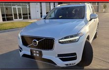 2017 Volvo XC90 T6 Momentum