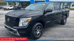 2023 Nissan Titan SV