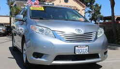 2017 Toyota Sienna LE 8-Passenger