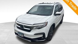2020 Honda Pilot Touring w/Rear Captain's Chairs