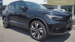 2025 Volvo XC40 B5 Plus Dark Theme