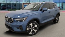 2024 Volvo XC40 B5 Plus Bright Theme
