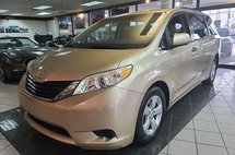 2014 Toyota Sienna LE