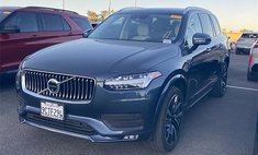 2022 Volvo XC90 T6 Momentum 7-Passenger