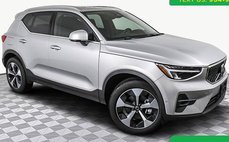 2025 Volvo XC40 B5 Plus Bright Theme