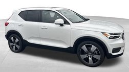 2022 Volvo XC40 T5 Momentum