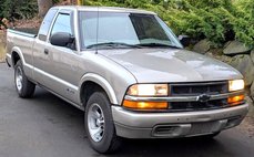 2000 Chevrolet S-10 LS