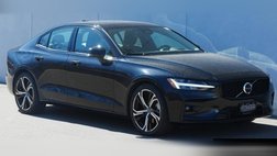 2024 Volvo S60 B5 Plus Dark Theme