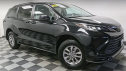 2022 Toyota Sienna LE 8-Passenger