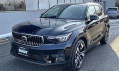 2023 Volvo XC40 B5 Plus Bright Theme