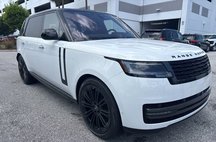 2023 Land Rover Range Rover P400 SE LWB