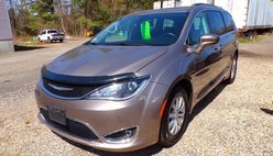 2017 Chrysler Pacifica Touring L FWD