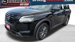 2022 Nissan Pathfinder SV