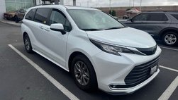 2023 Toyota Sienna XLE
