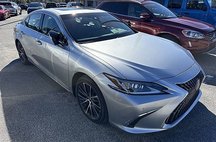 2023 Lexus ES 300h 300h