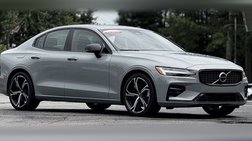 2024 Volvo S60 B5 Plus Dark Theme