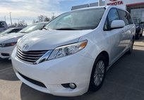 2013 Toyota Sienna XLE 7-Passenger Auto Access Seat