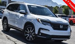2021 Honda Pilot Touring w/Rear Captain's Chairs