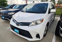 2019 Toyota Sienna LE 7-Passenger FWD with Auto-A