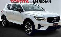 2024 Volvo XC40 B5 Plus Dark Theme