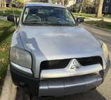2006 Mitsubishi Raider Duro Cross V8