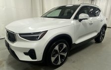 2025 Volvo XC40 B5 Plus Bright Theme