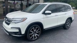 2019 Honda Pilot Touring w/Rear Captain's Chairs