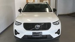 2025 Volvo XC40 B5 Plus Dark Theme