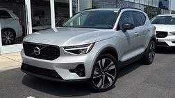 2025 Volvo XC40 B5 Plus Dark Theme