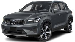 2025 Volvo XC40 B5 Plus Bright Theme