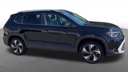 2025 Volkswagen Taos SE 4Motion