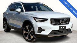 2025 Volvo XC40 B5 Plus Bright Theme