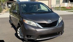 2013 Toyota Sienna LE 7-Passenger