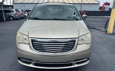 2013 Chrysler Town and Country Touring-L