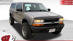 2000 Chevrolet S-10 LS