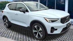 2024 Volvo XC40 B5 Plus Dark Theme