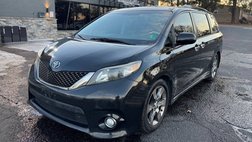 2014 Toyota Sienna SE 8-Passenger