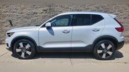2022 Volvo XC40 T5 Momentum