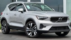 2025 Volvo XC40 B5 Ultra Bright Theme